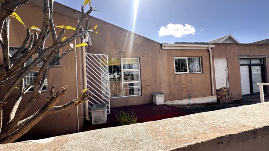 4 Bedroom Property for Sale in Sybrand Park Western Cape